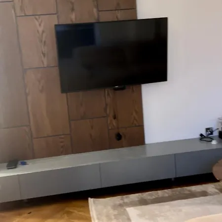 Pallati 5 Katesh Appartamento